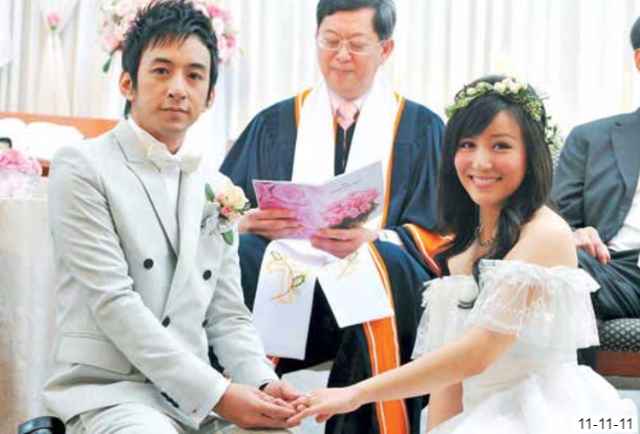 ภาพวันแต่งงาน บี พีระพัฒน์ กับ ลินา ภัคศรณ์ วันที่ 11 พฤศจิกายน 2554