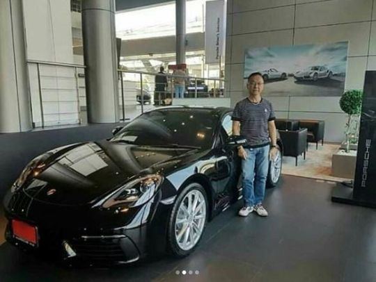 รถ Porsche 718 Cayman ของเจมส์ จิรายุ ซื้อให้พ่อ